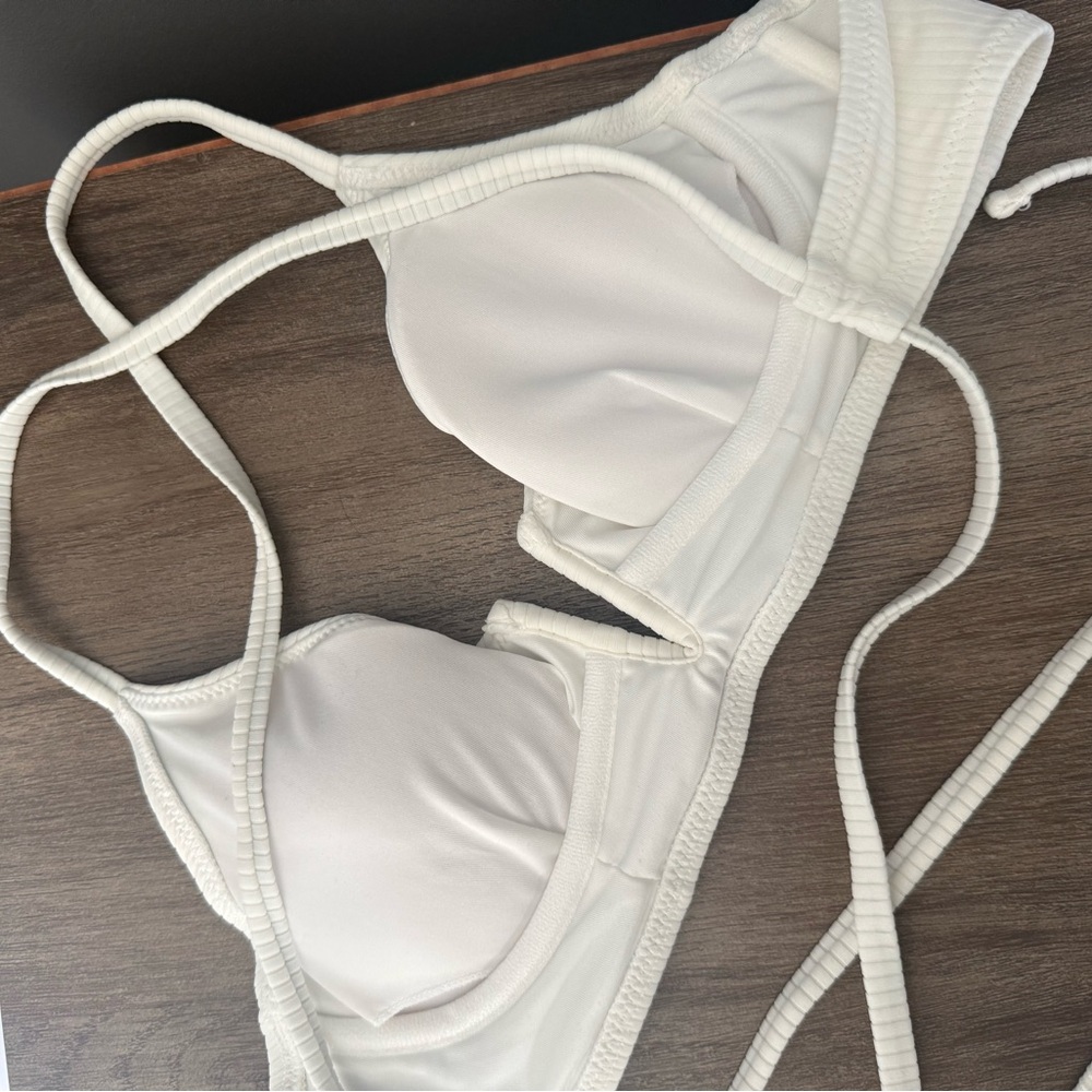White Ribbed V-Cut Bikini Set - Picture 8 of 9